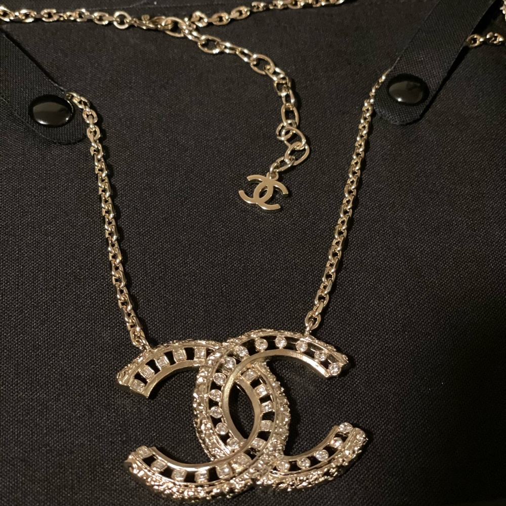 Authentic Chanel CC rhinestone necklace hardtofind
